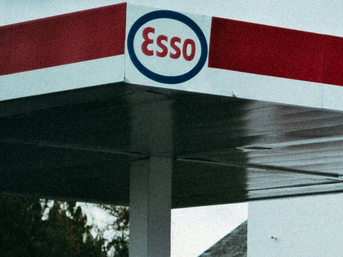 la storica rete esso torna in mani italiane