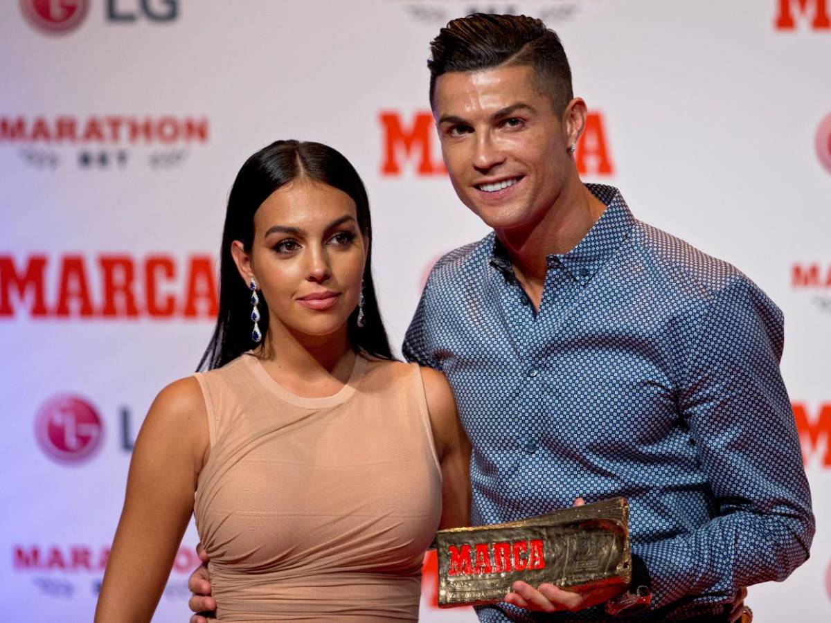 ecco cosa prevede l accordo prematrimoniale tra cristiano ronaldo e georgina rodriguez