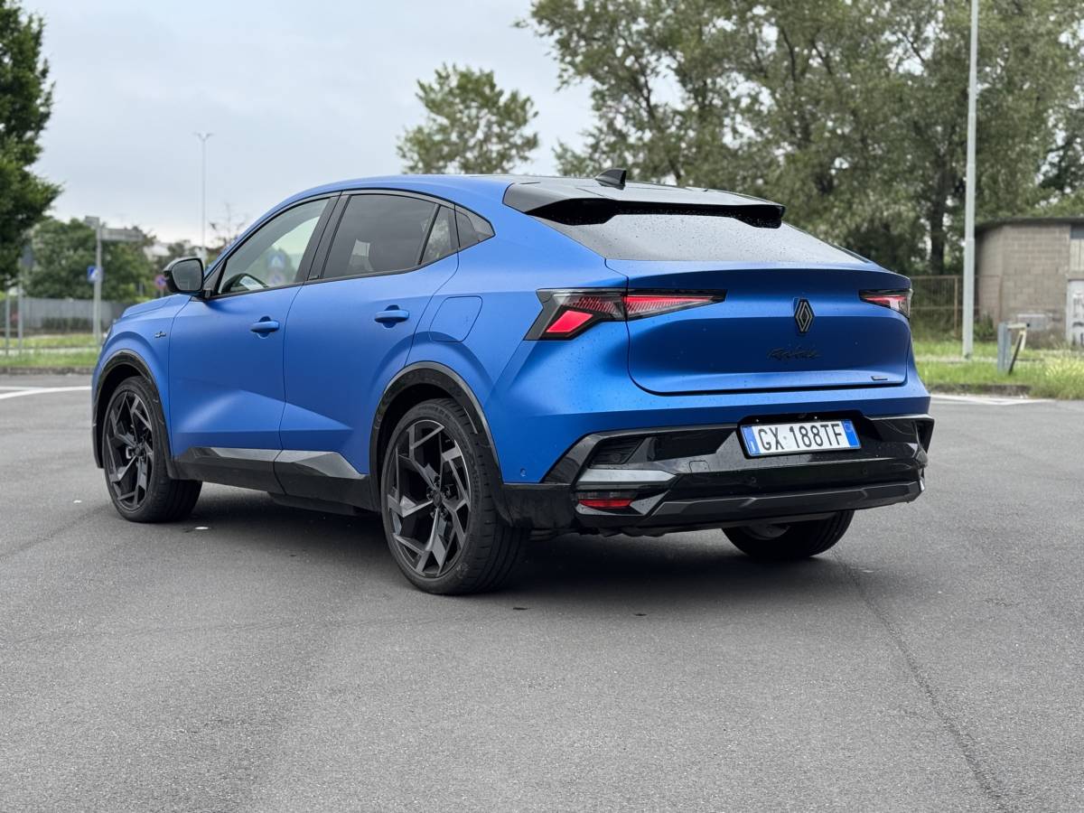 Renault Rafale plug-in: guarda la gallery del suv da 300 CV 6