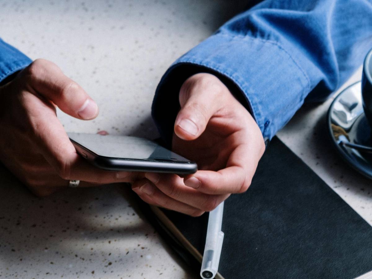Bacheca condominiale su WhatsApp: quando è utile e cosa dice la legge