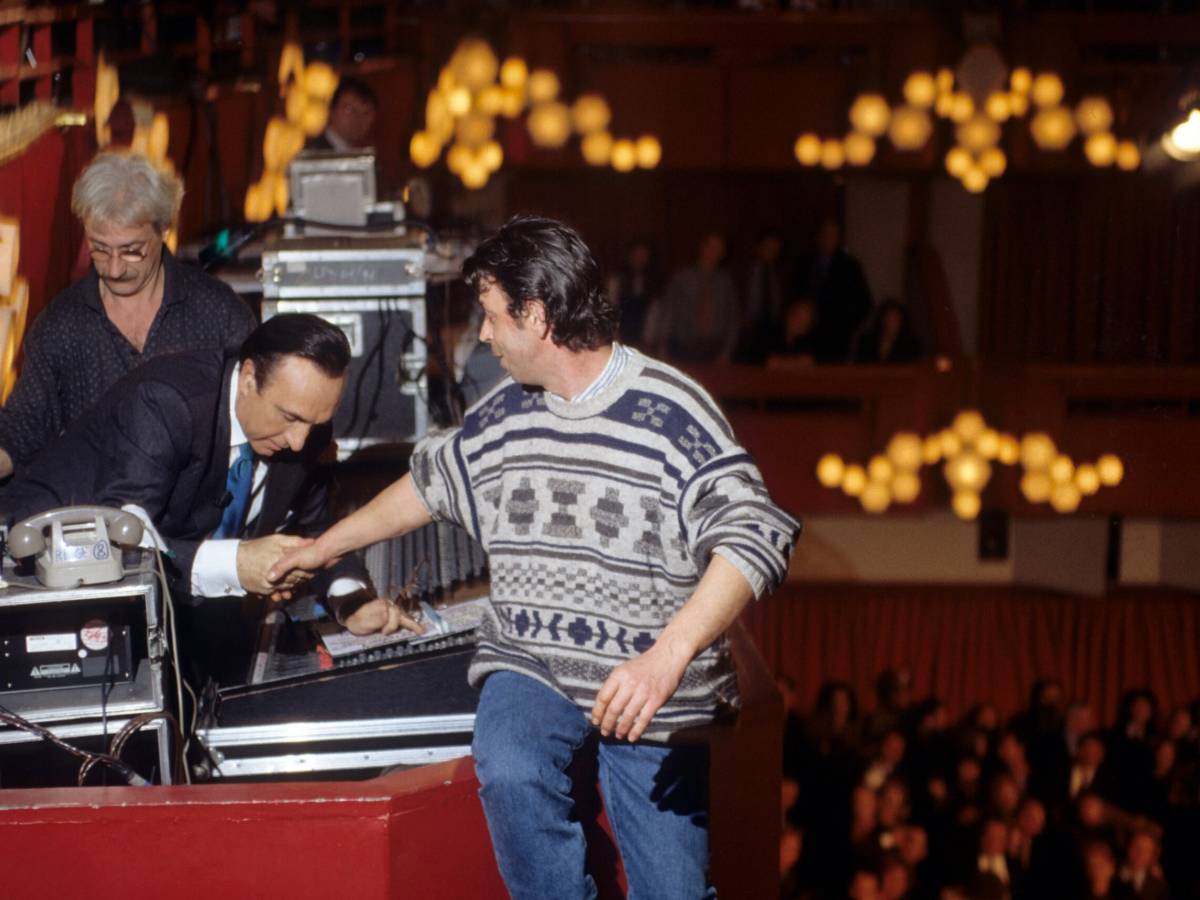Minacciò il suicidio a Sanremo nel 1995: "Sono in lutto per Pippo Baudo"