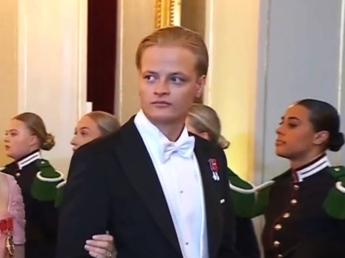 32 reati e 4 stupri il figlio della principessa di norvegia rischia 10 anni di carcere choc a corte