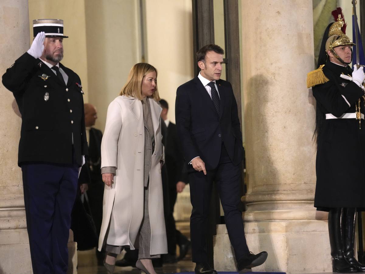 italia pi249 credibile della francia le monde promuove i conti della meloni