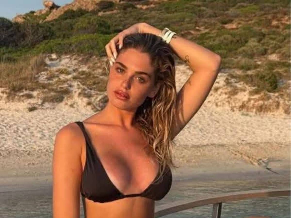 Chi è Caroline Tronelli, la donna che ha conquistato Stefano de Martino