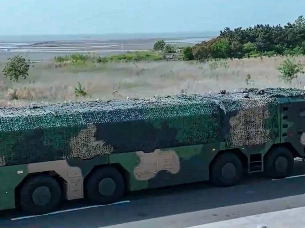 spunta un missile da crociera anti usa svelato il df 100 cinese
