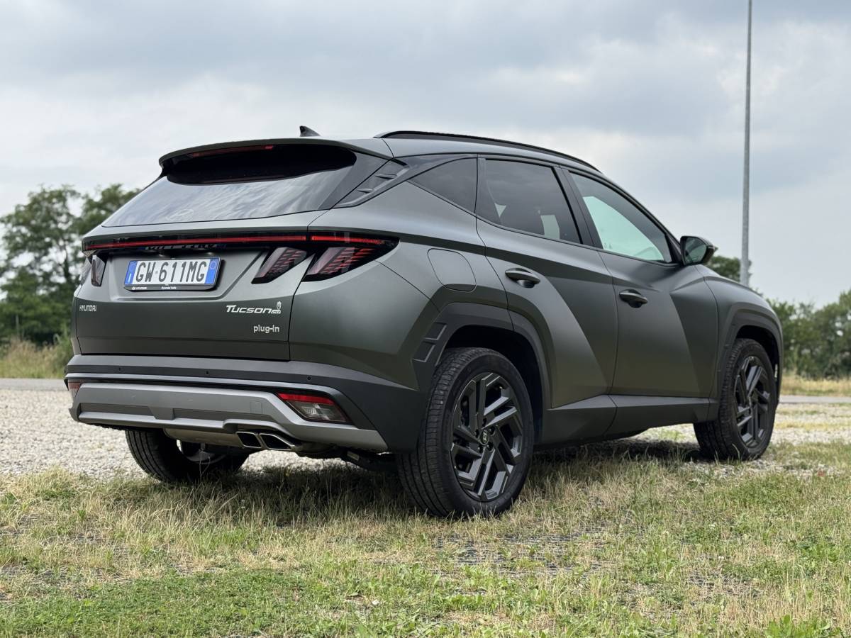 Hyundai Tucson plug-in: guarda la gallery del SUV ibrido alla spina 10
