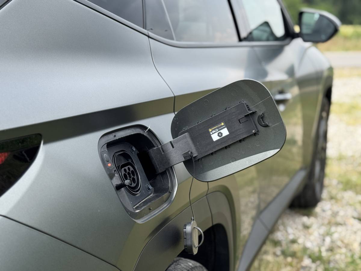 Hyundai Tucson plug-in: guarda la gallery del SUV ibrido alla spina 11