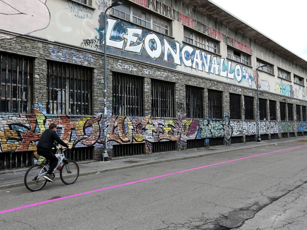 Che ridere, il Leoncavallo chiede legalità, sgomberate tutto e Casapound: quindi, oggi... Che ridere, il Leoncavallo chiede legalità, sgomberate tutto e Casapound: quindi, oggi...