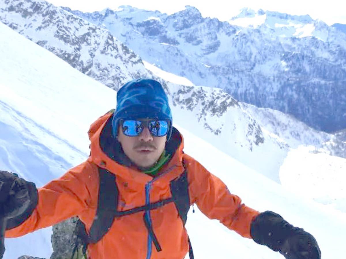 muore a 7mila metri per salvare la collega il corpo in una grotta