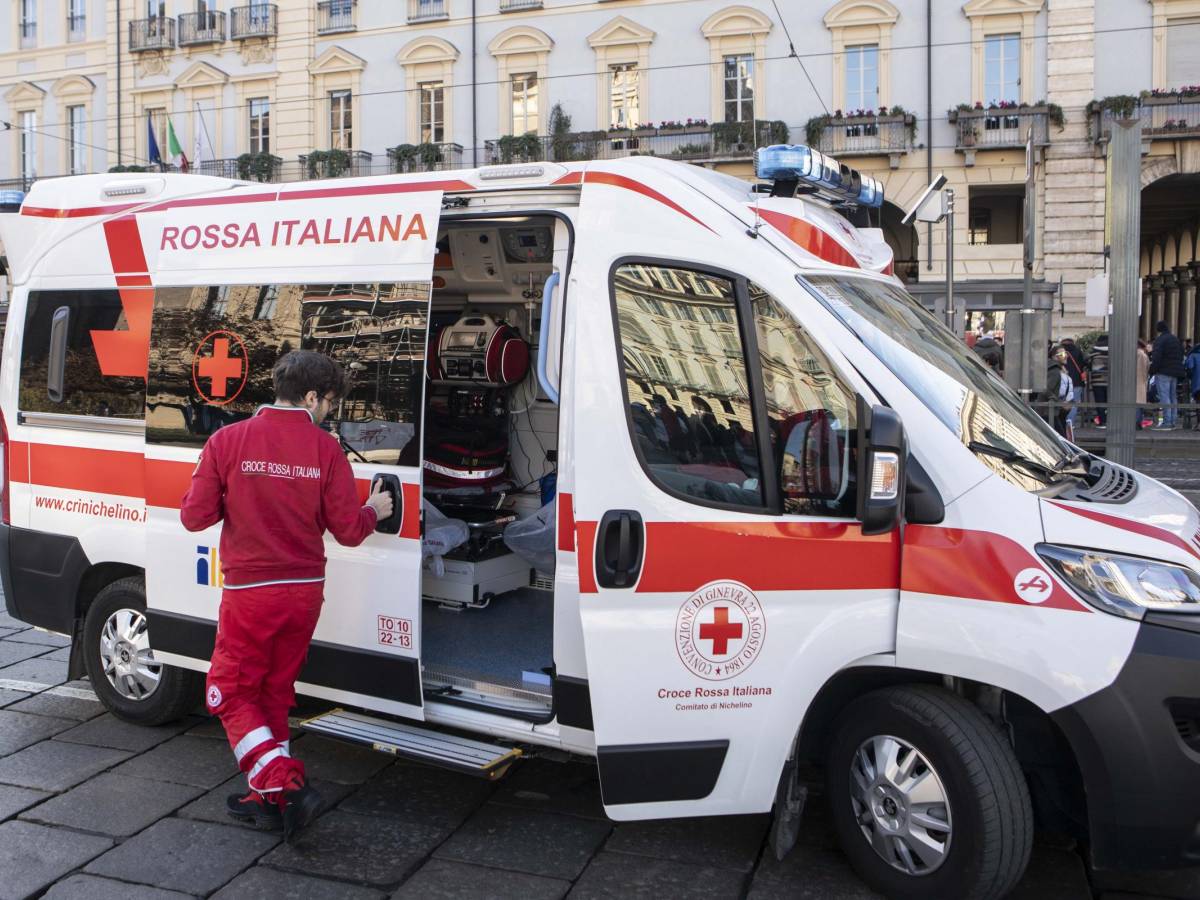 sesto san giovanni uomo si lancia dal sesto piano dopo lo sfratto da Ilgiornale.it sesto san giovanni uomo si lancia dal sesto piano dopo lo sfratto
