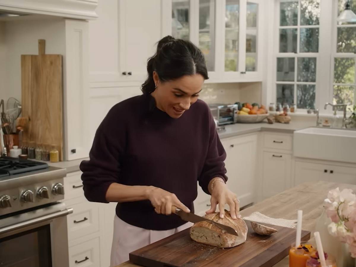 "Noiosa e artificiosa": chi stronca Meghan Markle in tv "Noiosa e artificiosa": chi stronca Meghan Markle in tv