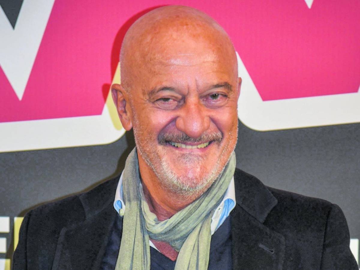 non ha idea di cosa voglia dire essere poliziotto la lezione degli agenti a bisio che veste la divisa per fiction da Ilgiornale.it non ha idea di cosa voglia dire essere poliziotto la lezione degli agenti a bisio che veste la divisa per fiction