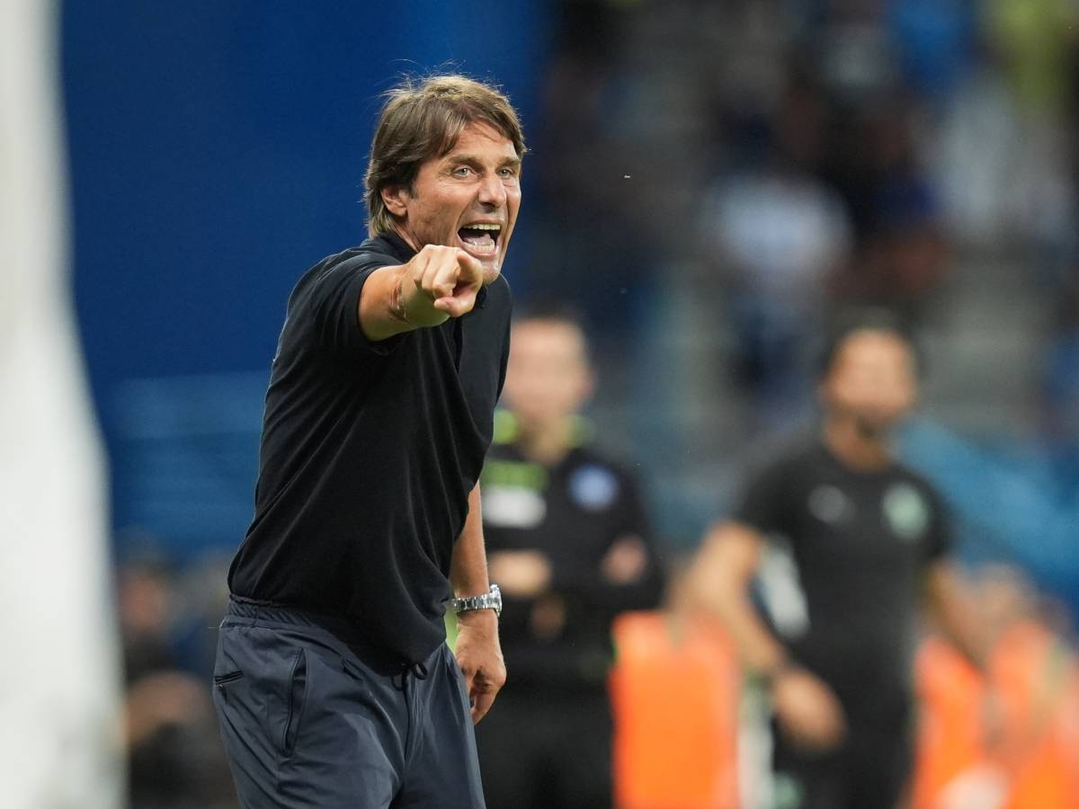 Firme da Premier nel debutto del Napoli. Conte sorride con McTominay e De Bruyne Firme da Premier nel debutto del Napoli. Conte sorride con McTominay e De Bruyne