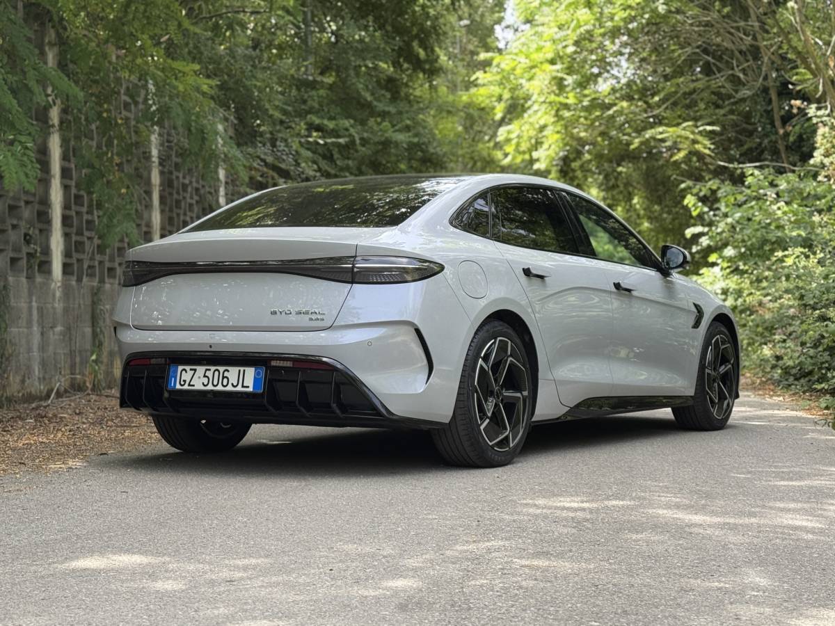 BYD Seal: guarda la gallery della potente berlina elettrica cinese 17