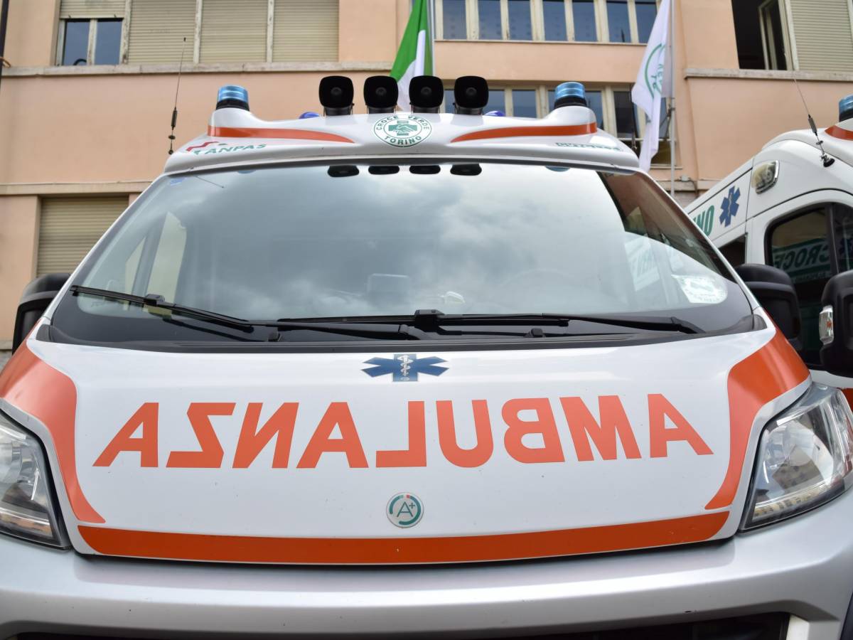 Bimbo di un anno e mezzo precipita dal quinto piano: salvo per miracolo dopo un volo di 15 metri Bimbo di un anno e mezzo precipita dal quinto piano: salvo per miracolo dopo un volo di 15 metri