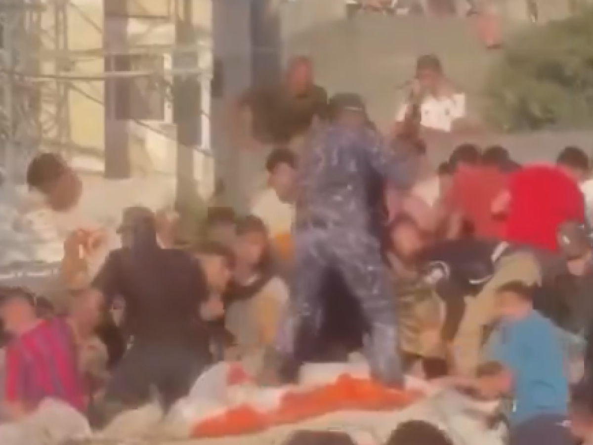 Bastonate sui palestinesi: la violenza choc di Hamas I video della vergogna Bastonate sui palestinesi: la violenza choc di Hamas I video della vergogna