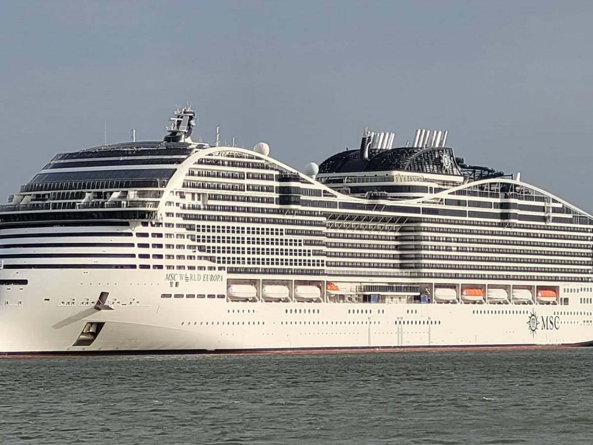 Avaria per una nave di Msc Crociere: bloccate a bordo oltre 8mila persone