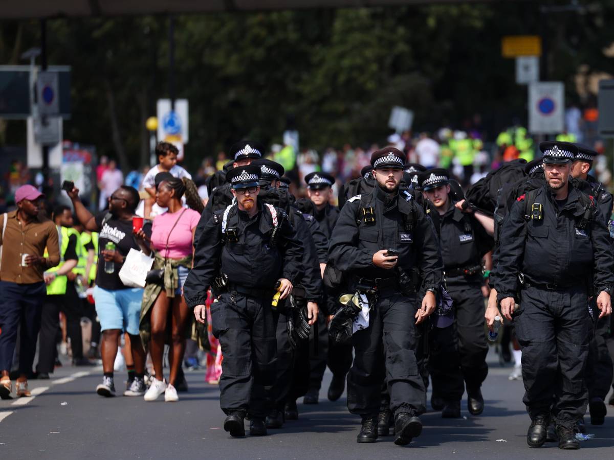 Oltre 140 arresti al carnevale di Londra: 4 per aggressioni sessuali. Sequestrate anche pistole e coltelli Oltre 140 arresti al carnevale di Londra: 4 per aggressioni sessuali. Sequestrate anche pistole e coltelli