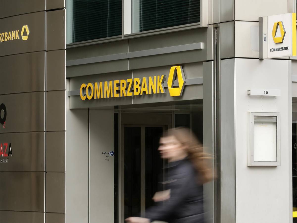 Commerz "scioccata" per il vertice segreto Commerz "scioccata" per il vertice segreto