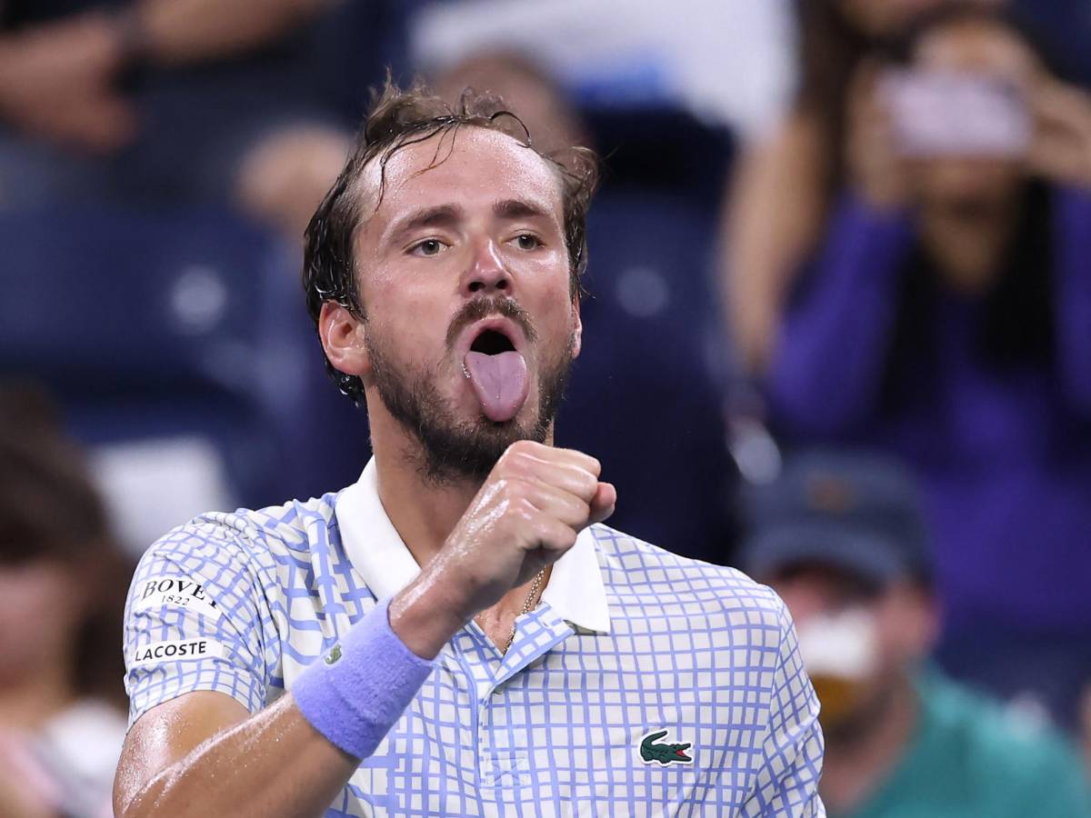"È in pieno esaurimento nervoso": Becker attacca Medvedev