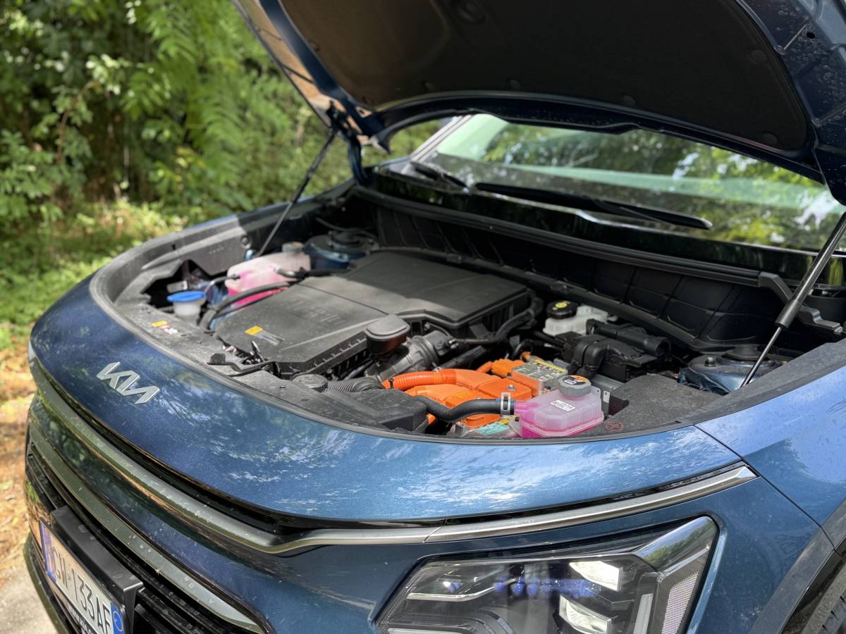 Kia Niro Trifuel: guarda la gallery del crossover ibrido anche a GPL 15