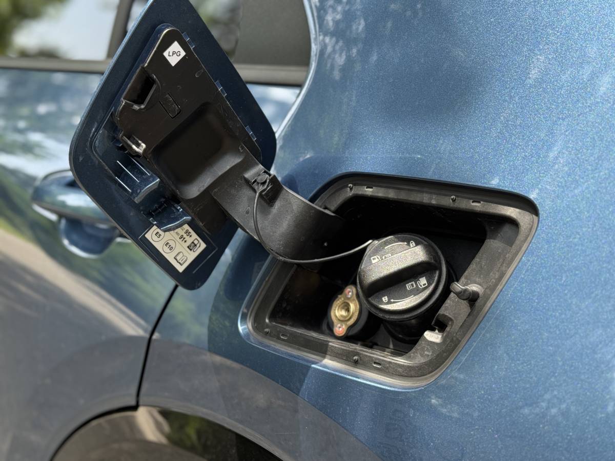 Kia Niro Trifuel: guarda la gallery del crossover ibrido anche a GPL 11