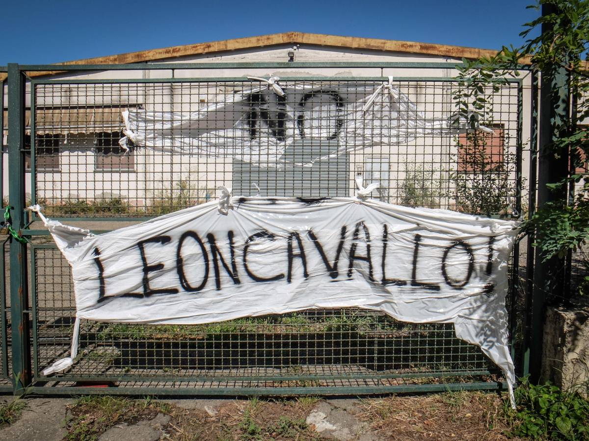 "Una porcata". Il centrodestra a Milano contro la nuova sede del Leoncavallo "Una porcata". Il centrodestra a Milano contro la nuova sede del Leoncavallo