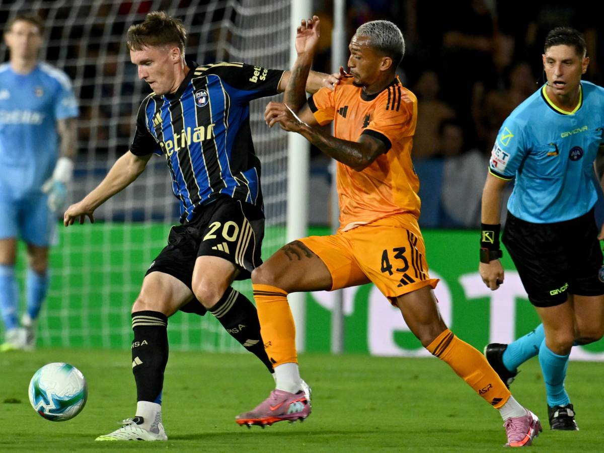 Raid nella villa del calciatore della Roma: rapinatori colti con le mani nel sacco e messi in fuga Raid nella villa del calciatore della Roma: rapinatori colti con le mani nel sacco e messi in fuga