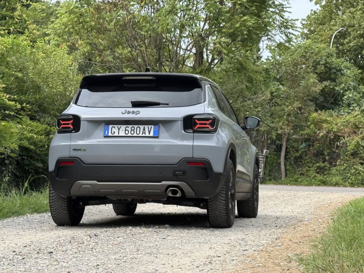 Jeep Avenger 4xe: la gallery del nuovo B-SUV ibrido e integrale 12