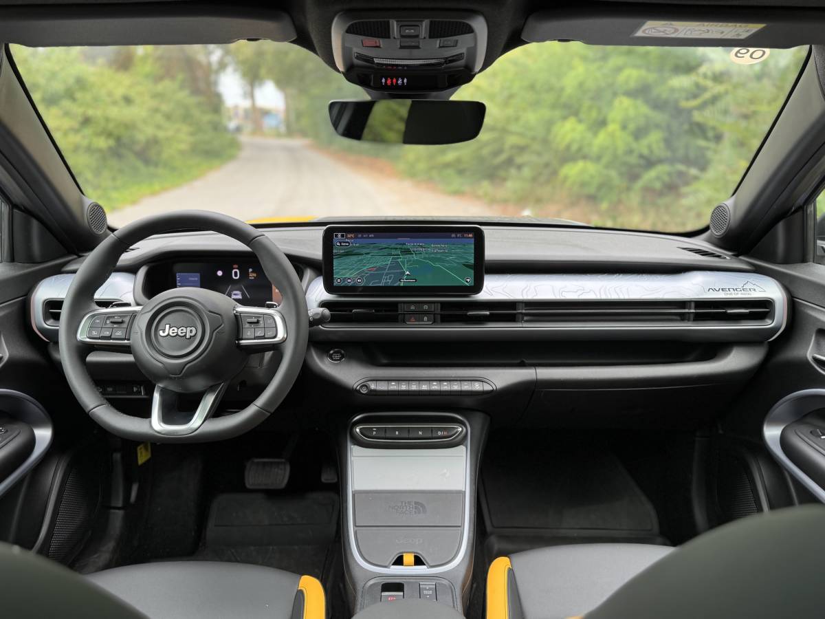 Jeep Avenger 4xe: la gallery del nuovo B-SUV ibrido e integrale 18