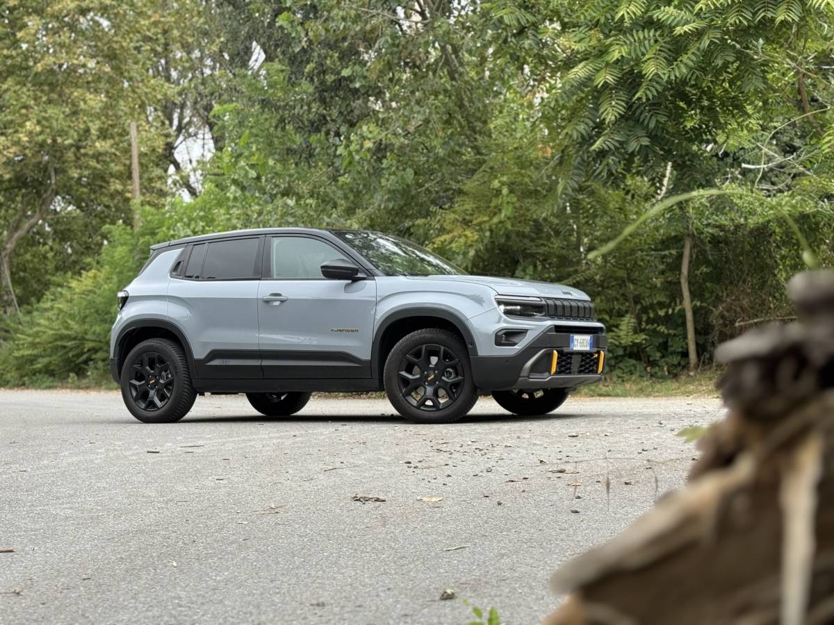 Jeep Avenger 4xe: la gallery del nuovo B-SUV ibrido e integrale 10