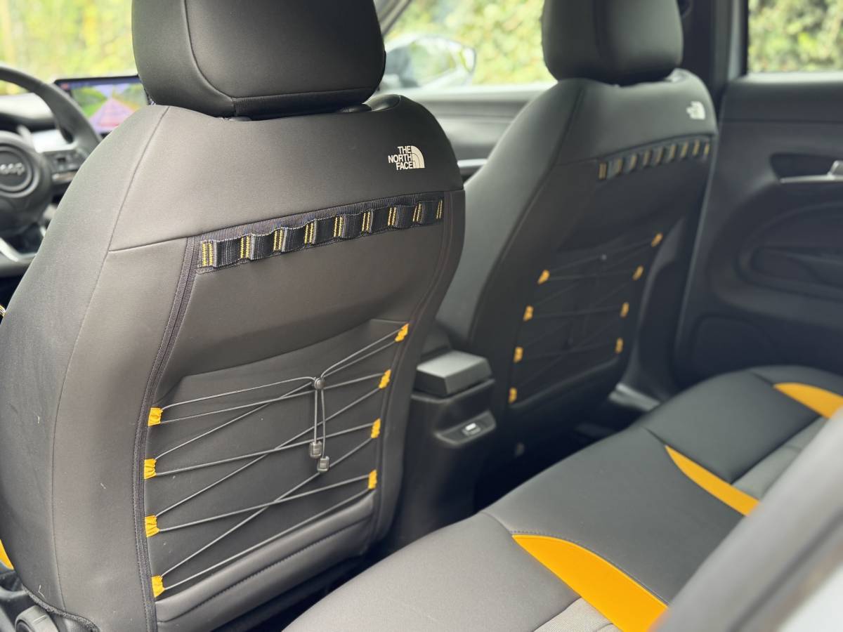 Jeep Avenger 4xe: la gallery del nuovo B-SUV ibrido e integrale 14