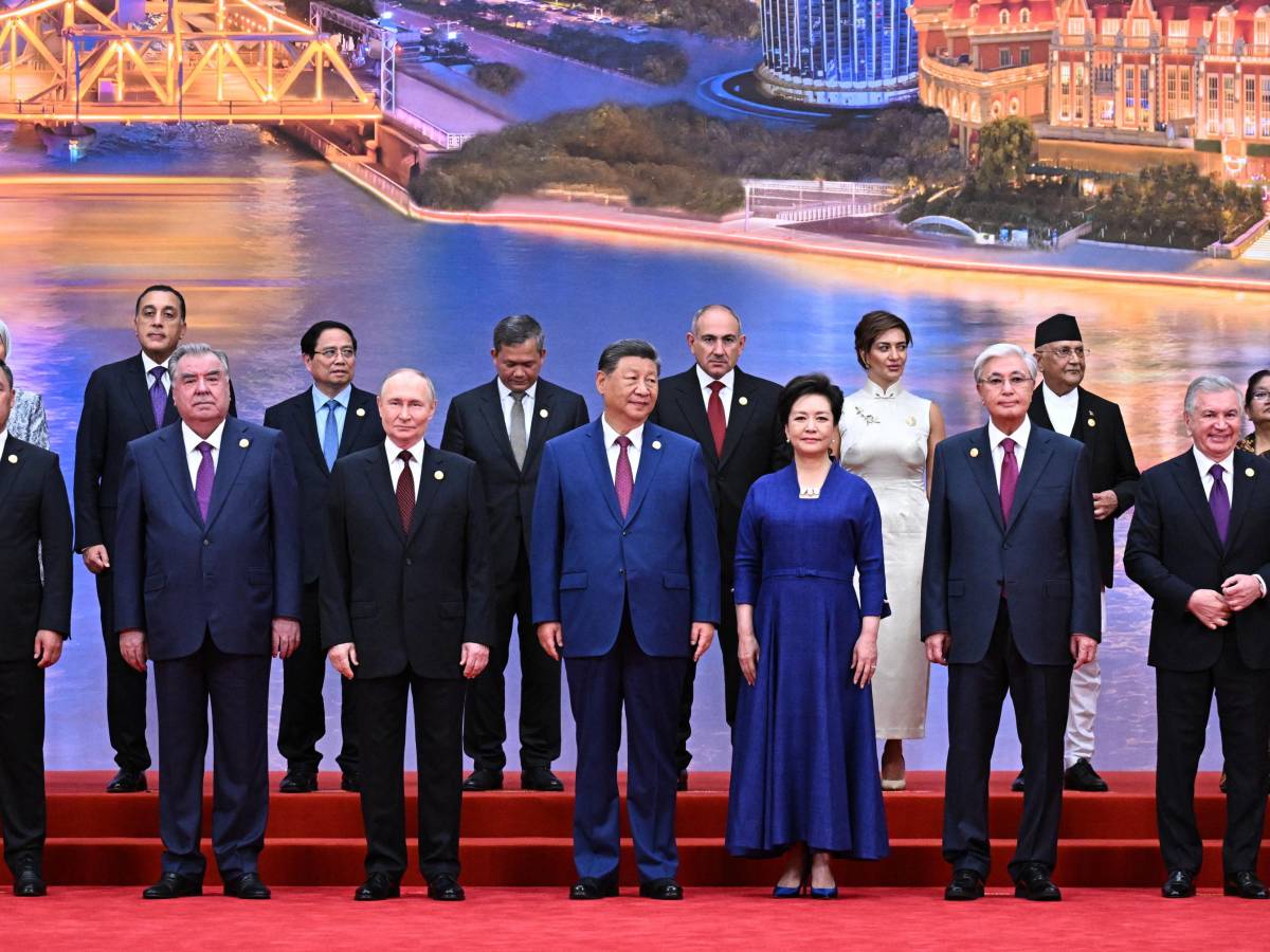 I dieci del gruppo di Shanghai. L I dieci del gruppo di Shanghai. L