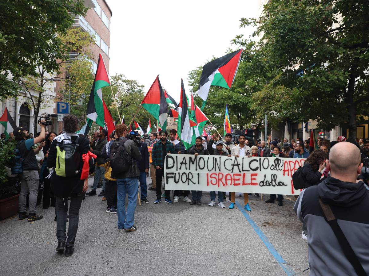 200 inopportuno il sindaco di sinistra contro il match italia israele a udine