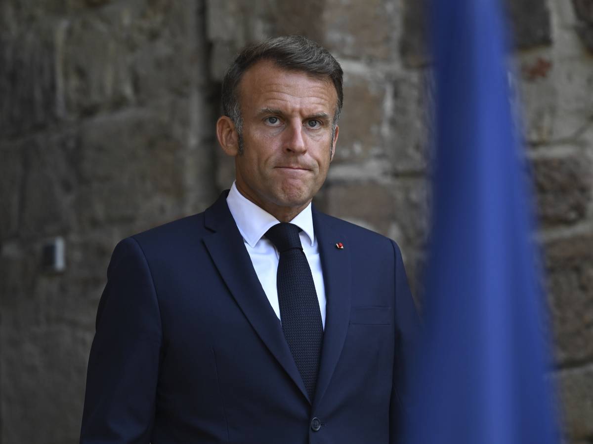"Preparare la sanità di guerra entro marzo 2026". La Francia starebbe pensando a un conflitto imminente "Preparare la sanità di guerra entro marzo 2026". La Francia starebbe pensando a un conflitto imminente