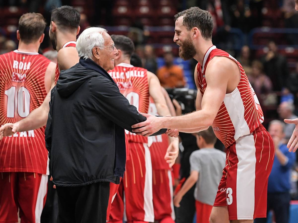 il basket e l8217olimpia milano la grande passione di giorgio armani