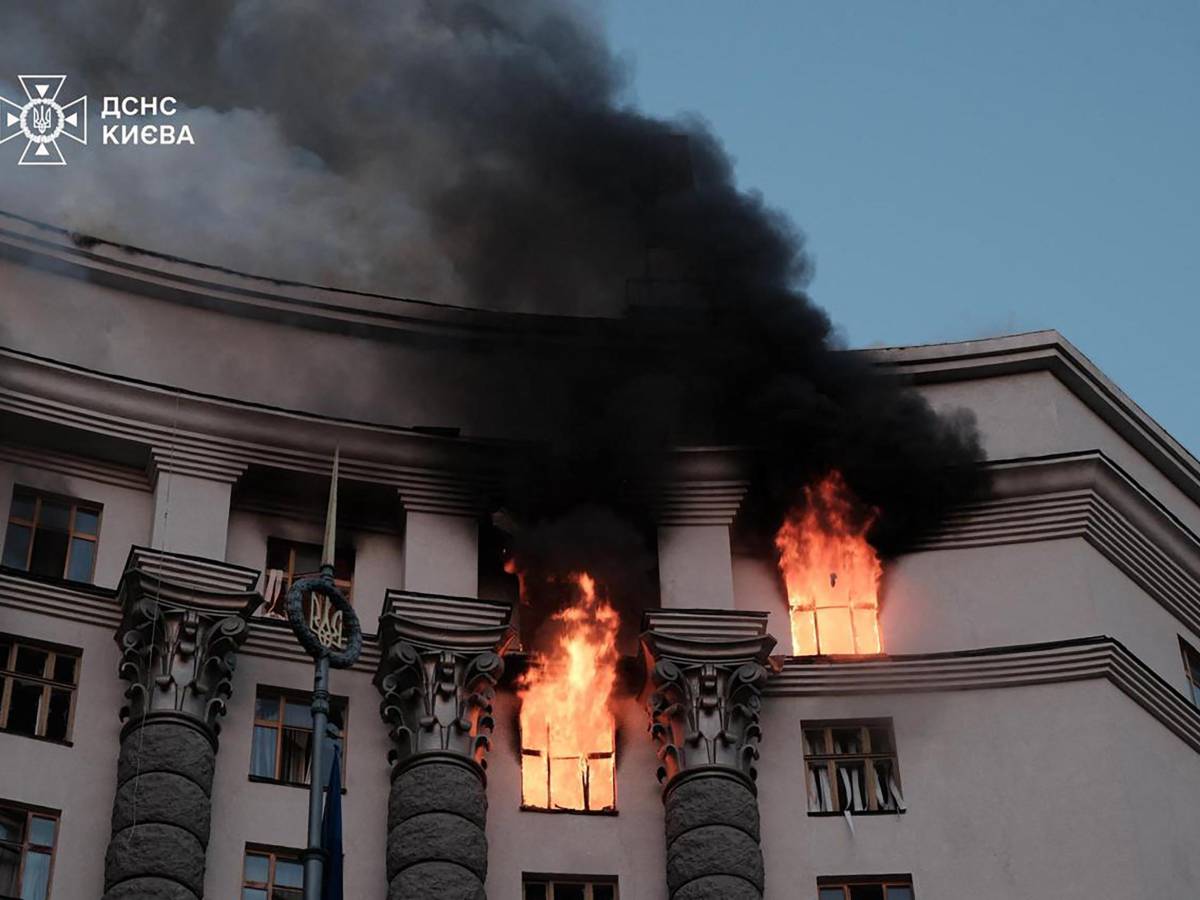 Su Kiev il più feroce attacco russo. Colpiti anche i palazzi del governo