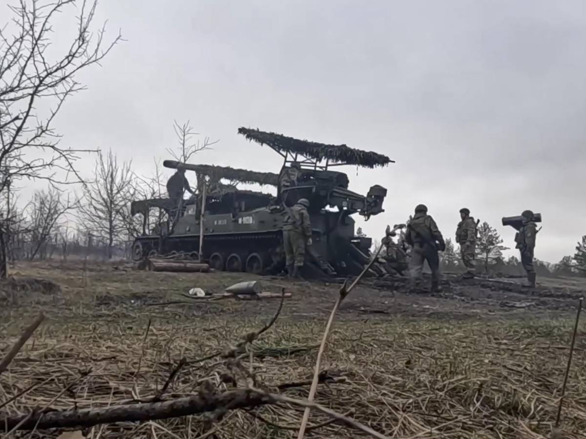 Ucraina, Trump: "Non sono contento di quello che sta accadendo. Parlerò con Putin" Ucraina, Trump: "Non sono contento di quello che sta accadendo. Parlerò con Putin"