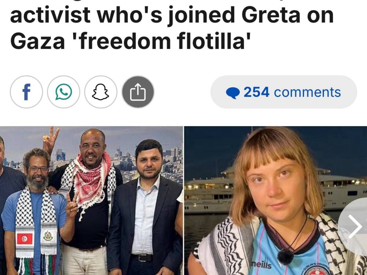 La Flotilla della vergogna: un collega di Greta in posa con un capo di Hamas La Flotilla della vergogna: un collega di Greta in posa con un capo di Hamas