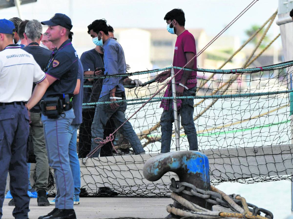 immigrazione italiani contrari agli sbarchi e favorevoli ai rimpatri da Ilgiornale.it immigrazione italiani contrari agli sbarchi e favorevoli ai rimpatri