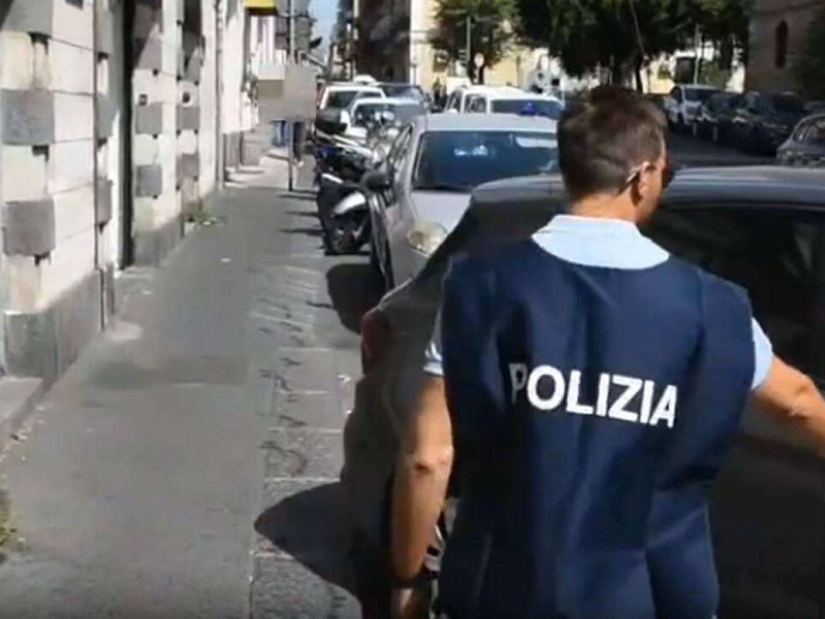 abusi sessuali sulla dottoressa durante il turno di lavoro ex primario sospeso dal servizio