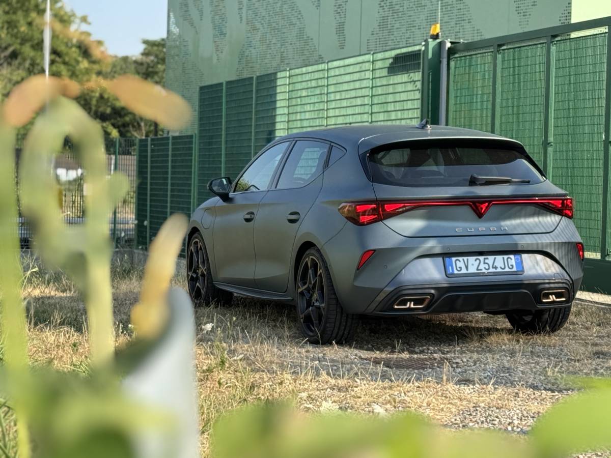 Cupra Leon Hybrid: guarda la gallery della sportiva elettrificata da 272 CV 18