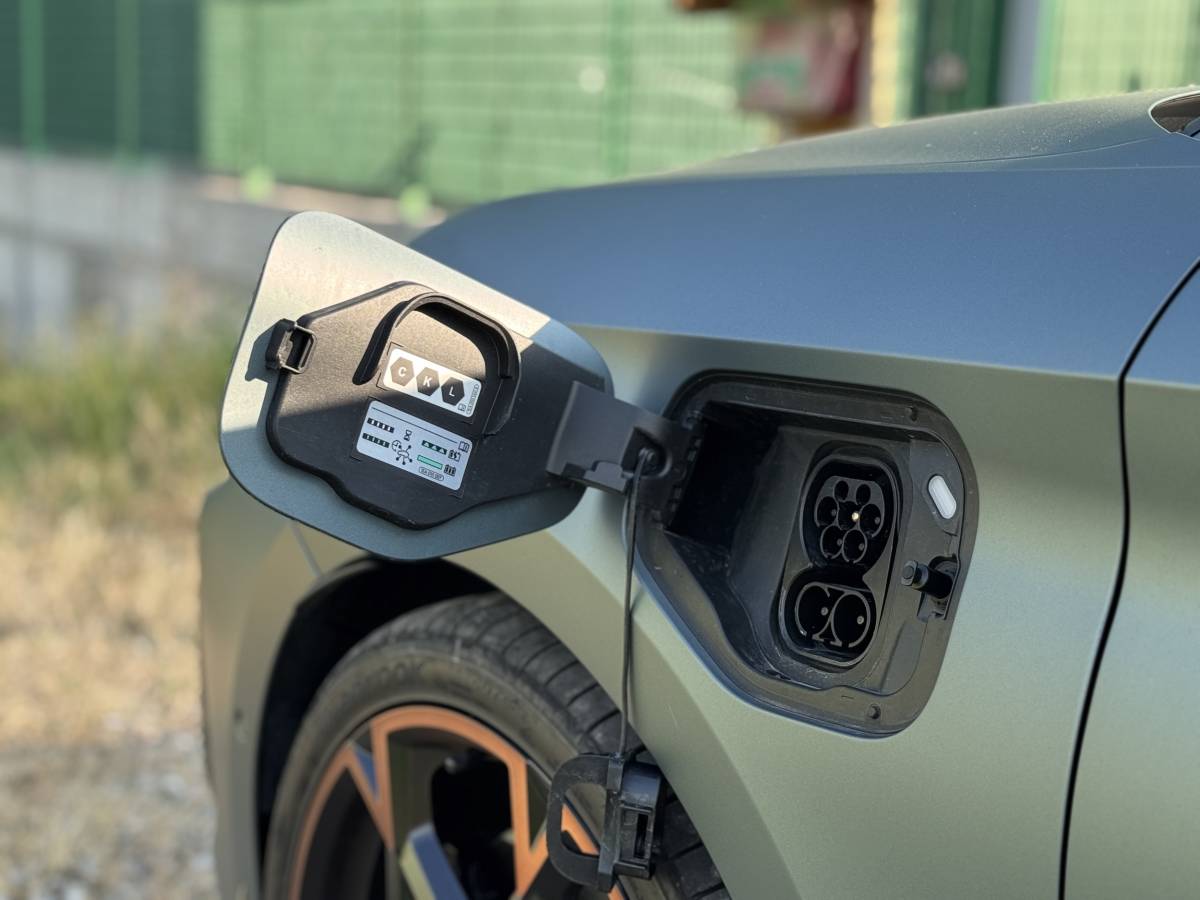 Cupra Leon Hybrid: guarda la gallery della sportiva elettrificata da 272 CV 20
