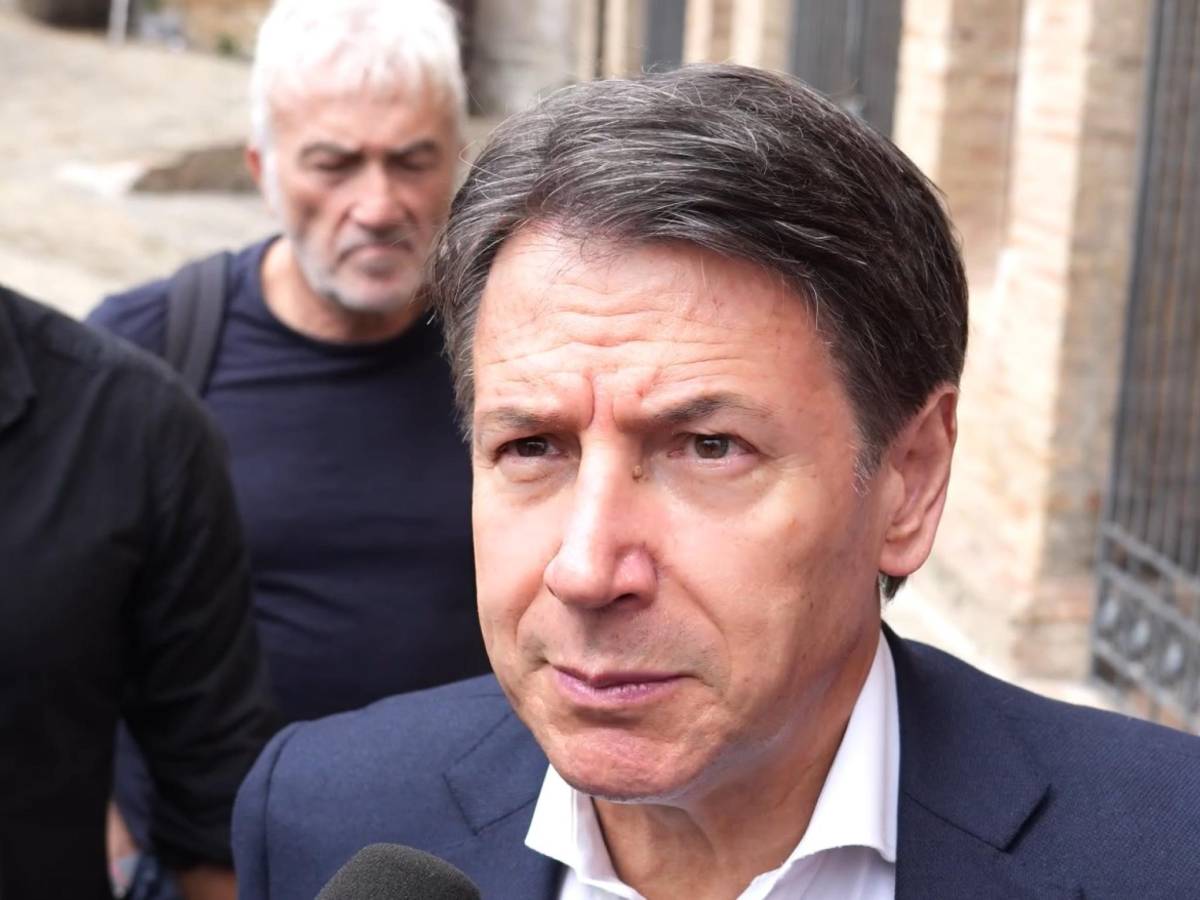 Grilli e sciacalli Grilli e sciacalli