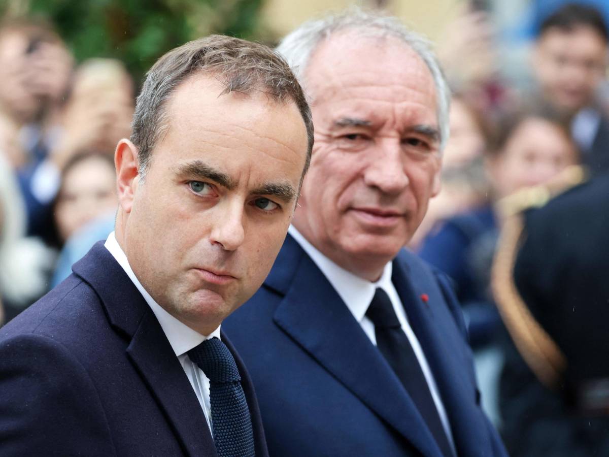 Lecornu alla ricerca della fiducia dei partiti: stop al taglio dei festivi e aperture a Le Pen Lecornu alla ricerca della fiducia dei partiti: stop al taglio dei festivi e aperture a Le Pen