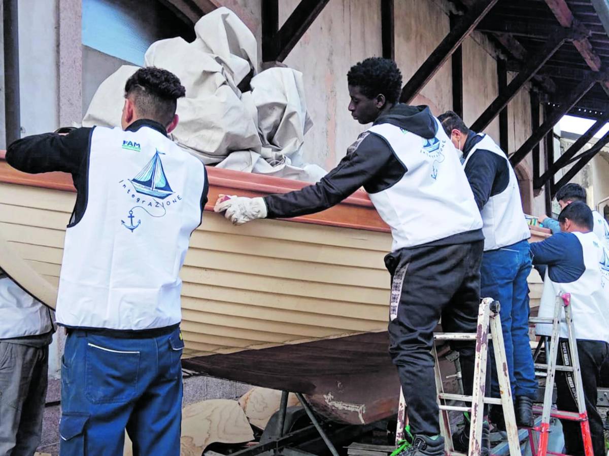Dentro "Un Porto Nuovo" i giovani si riprendono la vita Dentro "Un Porto Nuovo" i giovani si riprendono la vita