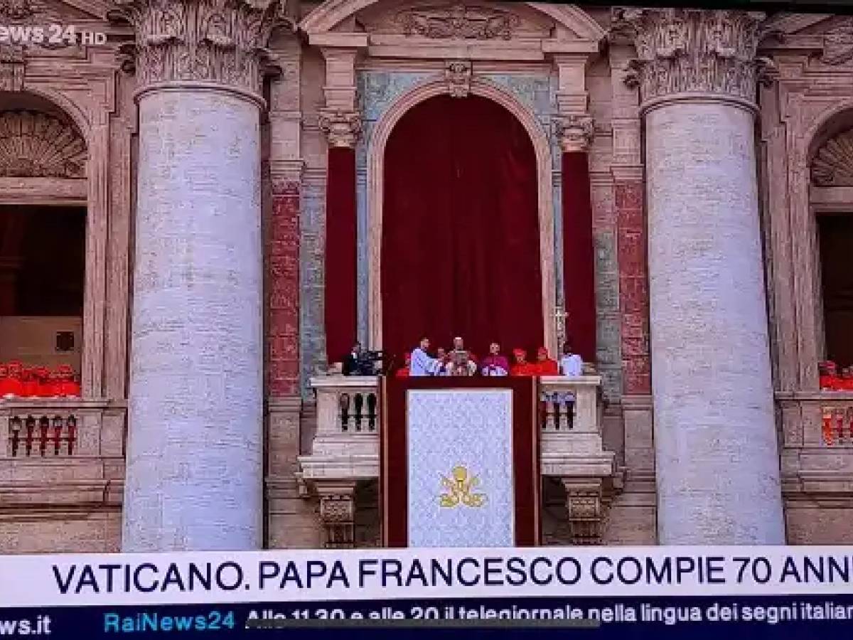 papa francesco compie 70 anni la gaffe di rainews24