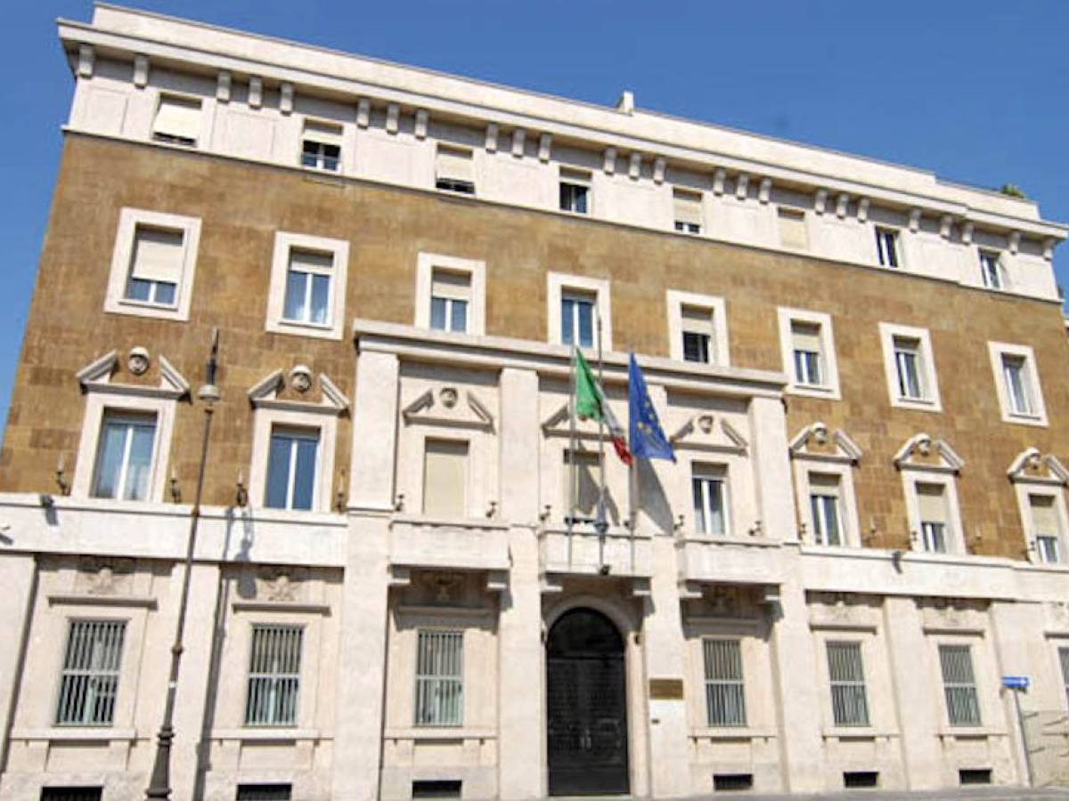 il giudice con la porsche di un imputato assolto interviene il csm e sanziona il magistrato