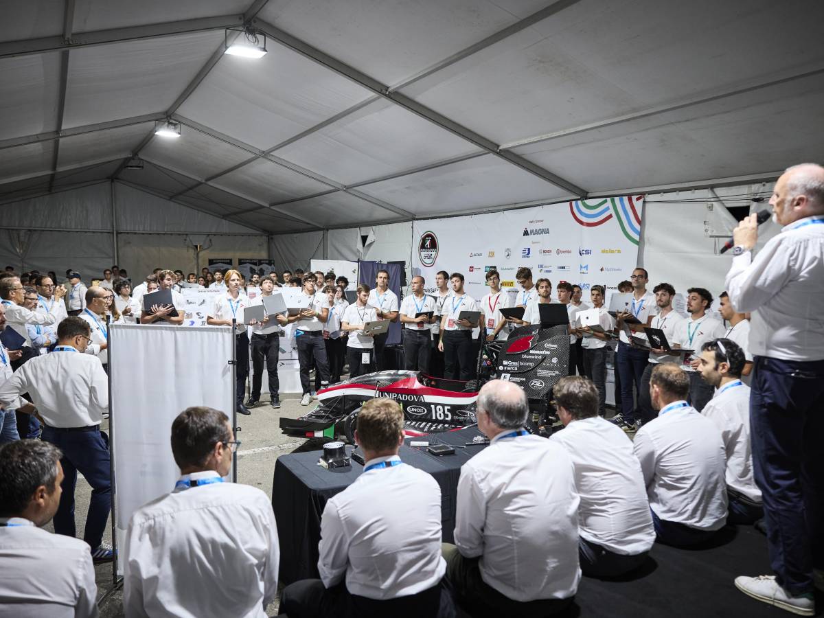 Formula SAE, vent’anni di sfide e futuro a Varano Formula SAE, vent’anni di sfide e futuro a Varano