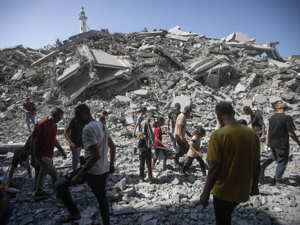 I tank dell’Idf entrano a Gaza. Israele dà il via all’occupazione